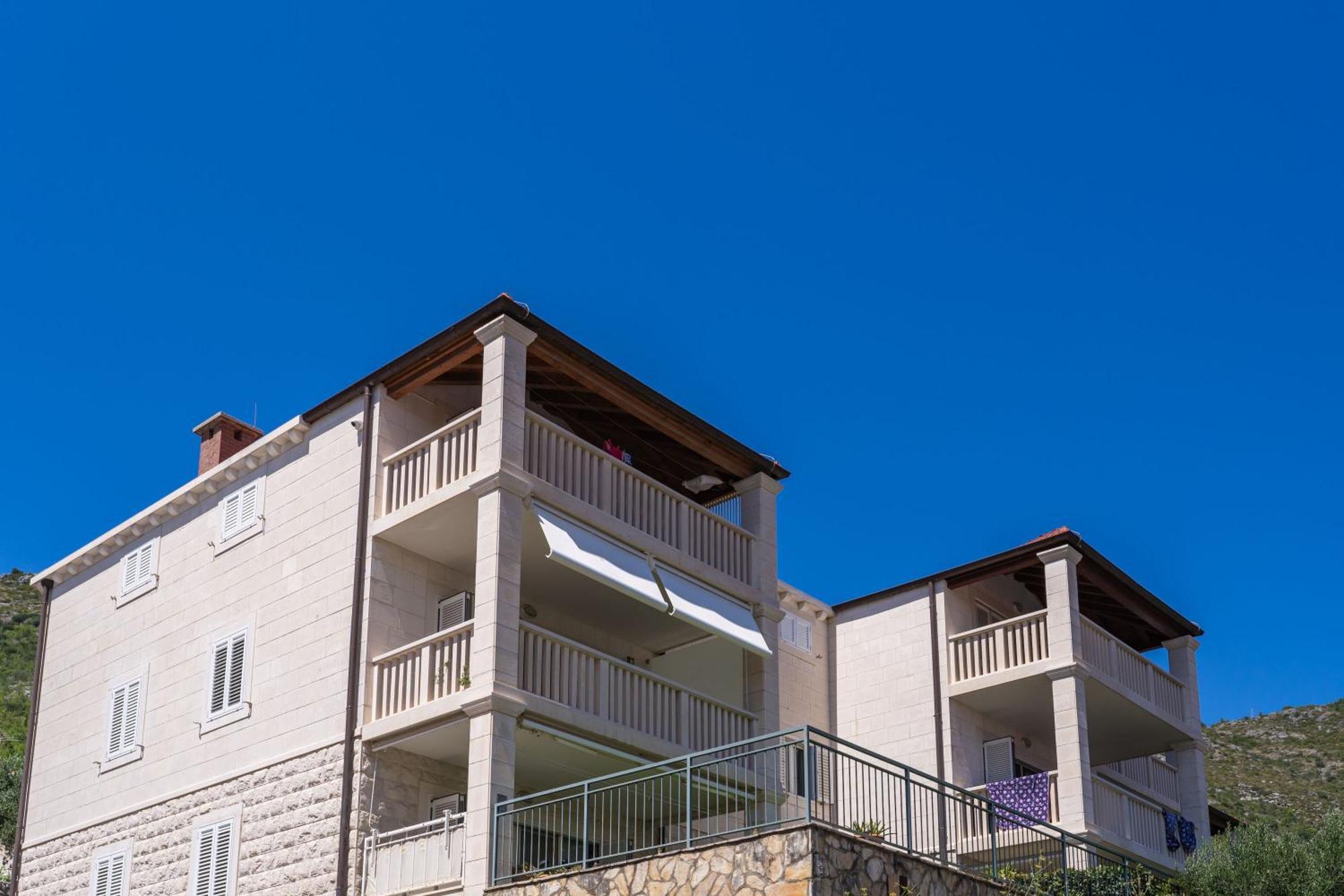 Seaview Elegance Apartment Затон Екстер'єр фото