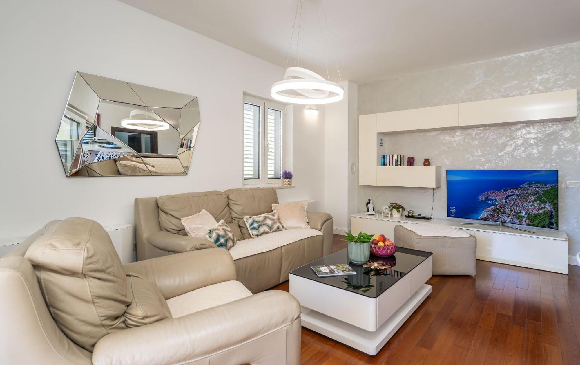 Seaview Elegance Apartment Затон Екстер'єр фото