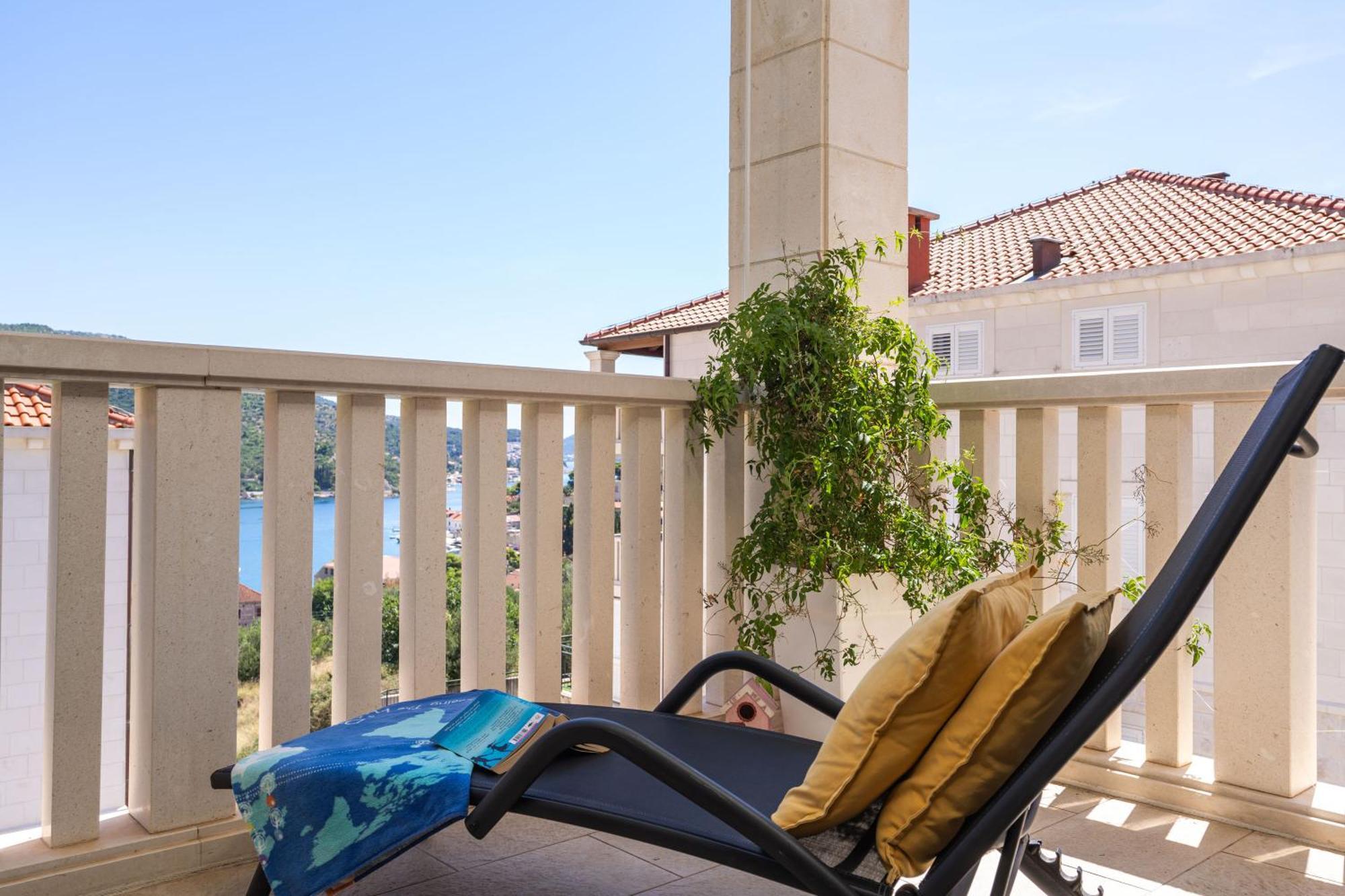 Seaview Elegance Apartment Затон Екстер'єр фото
