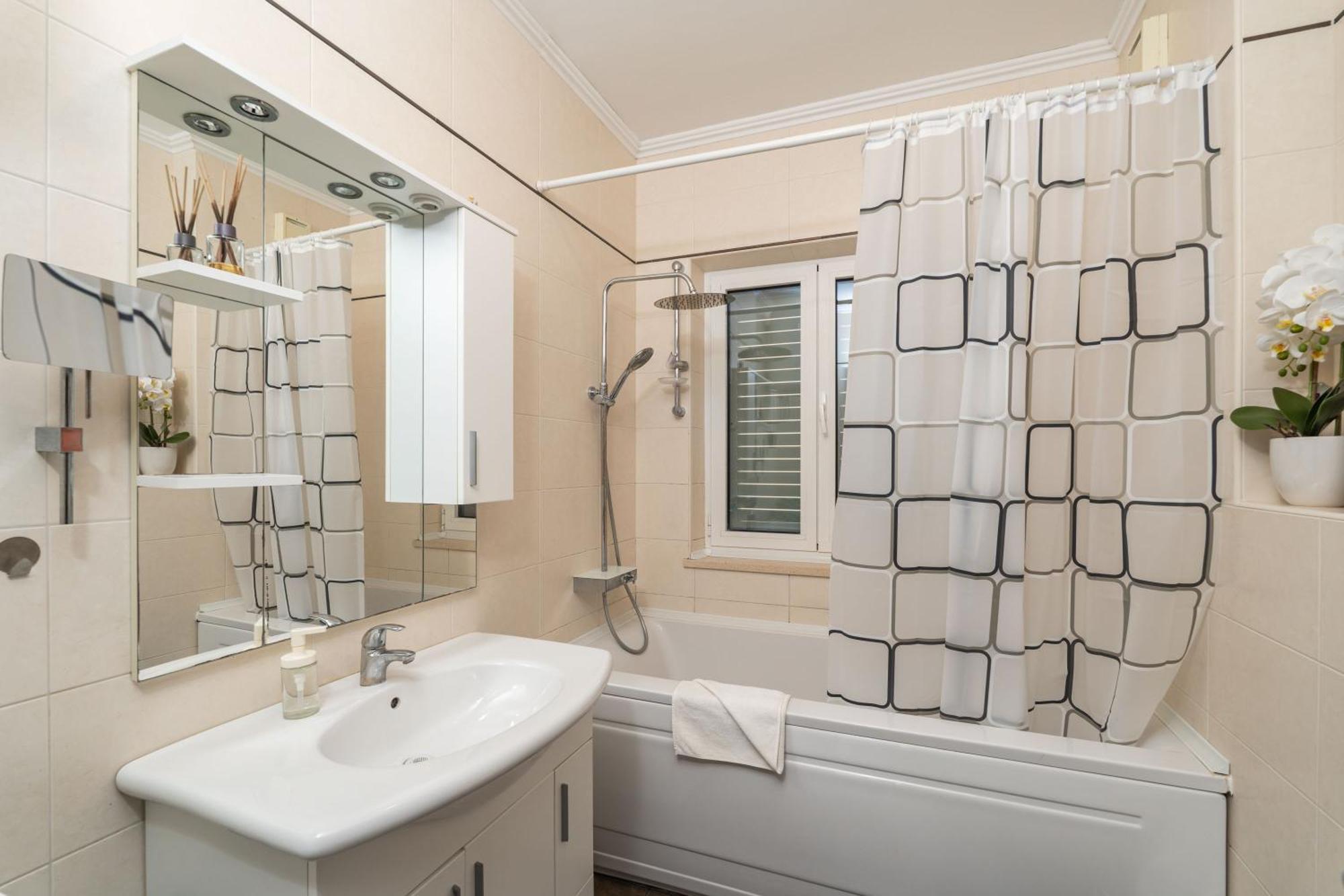Seaview Elegance Apartment Затон Екстер'єр фото
