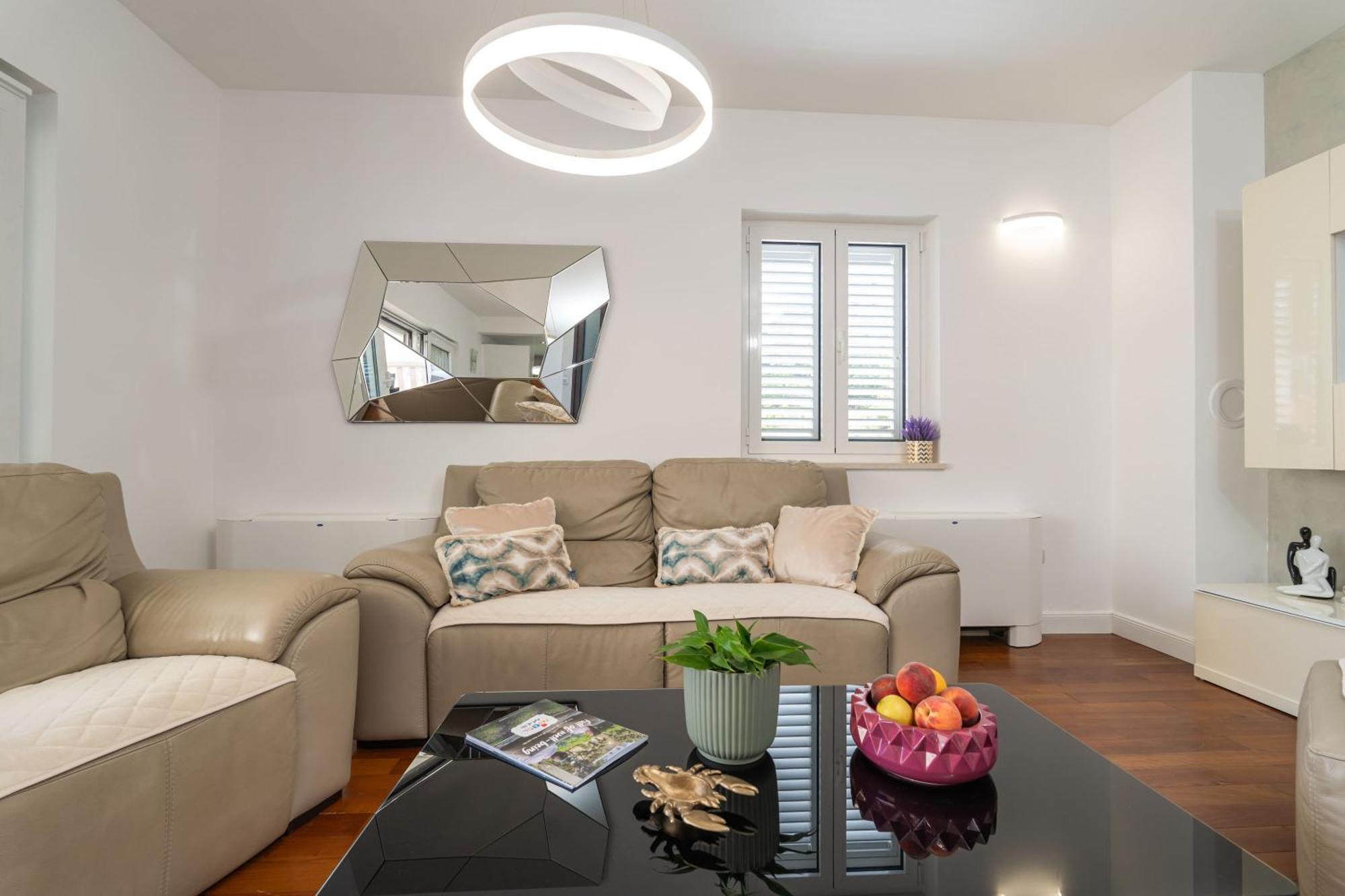 Seaview Elegance Apartment Затон Екстер'єр фото